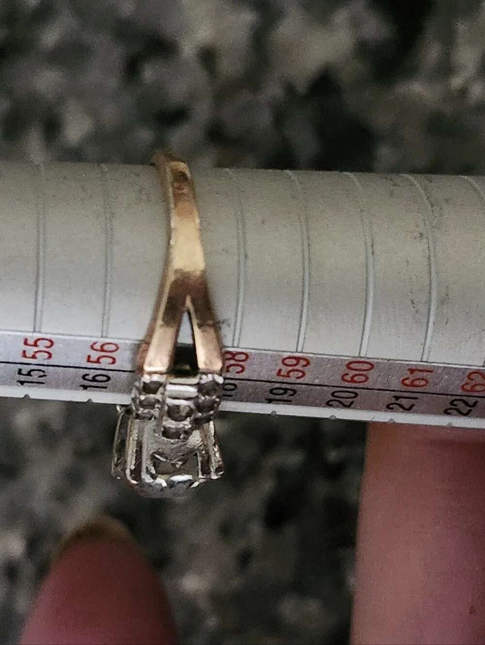 Classic White Crystal Solitaire Ring - Gold Tone Size 8